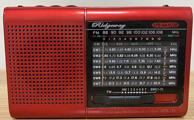 📻 Radio Portátil Ridgeway SPE-RA1072B – Conectividad Versátil y Estilo Retro