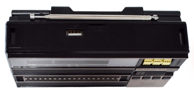 📻 Radio Portátil Buytiti KF-AM70 – AM/FM con Bluetooth, Linterna y Panel Solar
