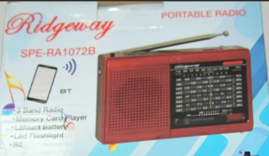 📻 Radio Portátil Ridgeway SPE-RA1072B – Conectividad Versátil y Estilo Retro